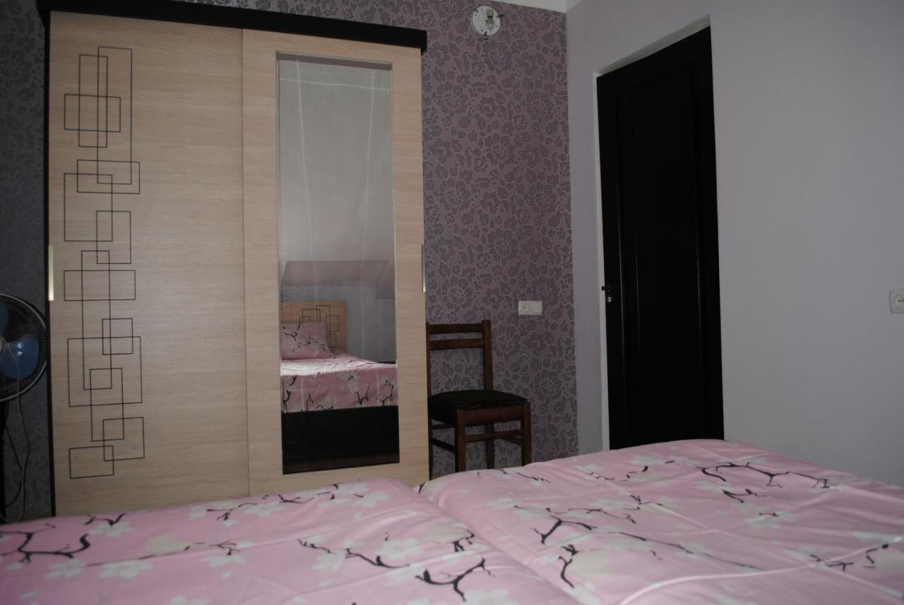 Family Guesthouse - Macharashvili Tbilisi Buitenkant foto