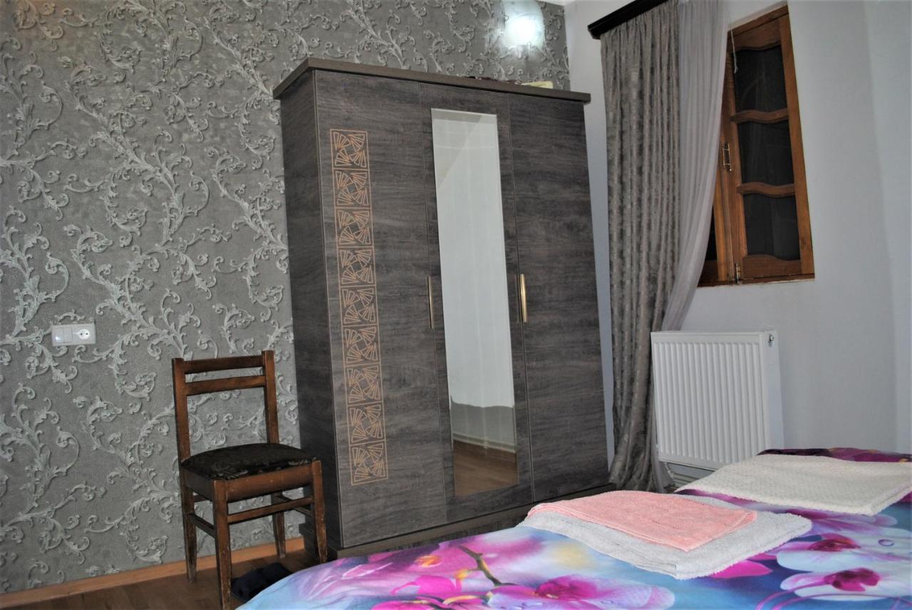 Family Guesthouse - Macharashvili Tbilisi Buitenkant foto